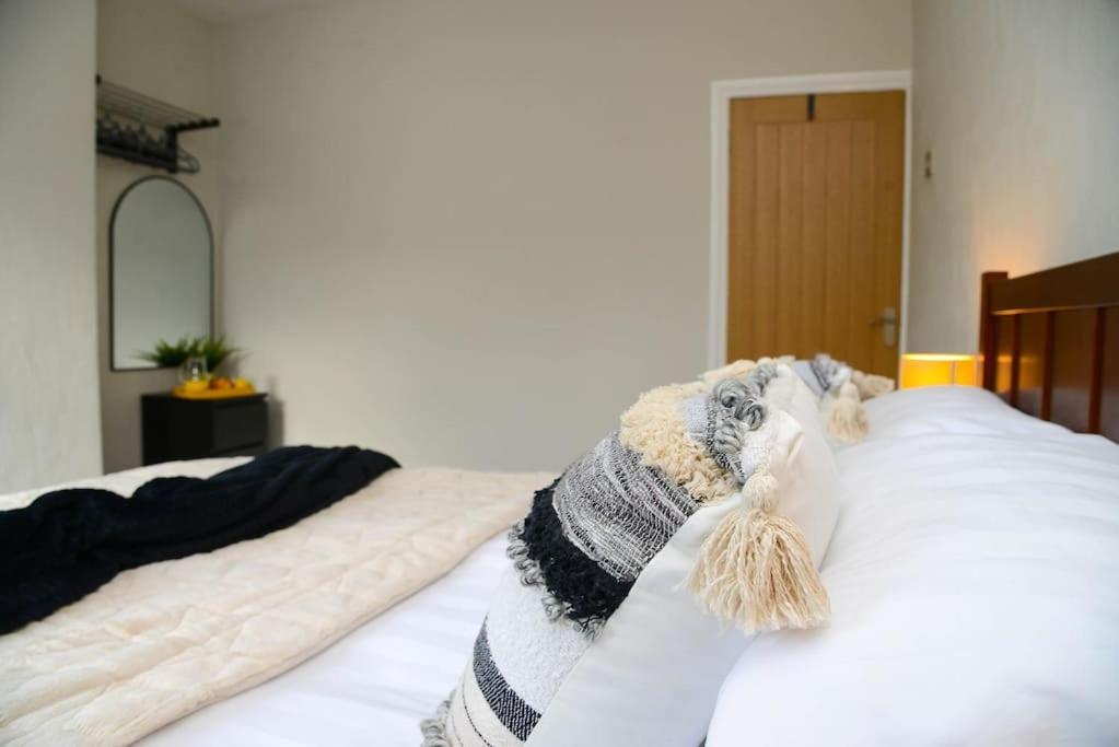 バーンズリーDelightful 2 Bed Town Centre House, Sleeps 4アパートメント エクステリア 写真
